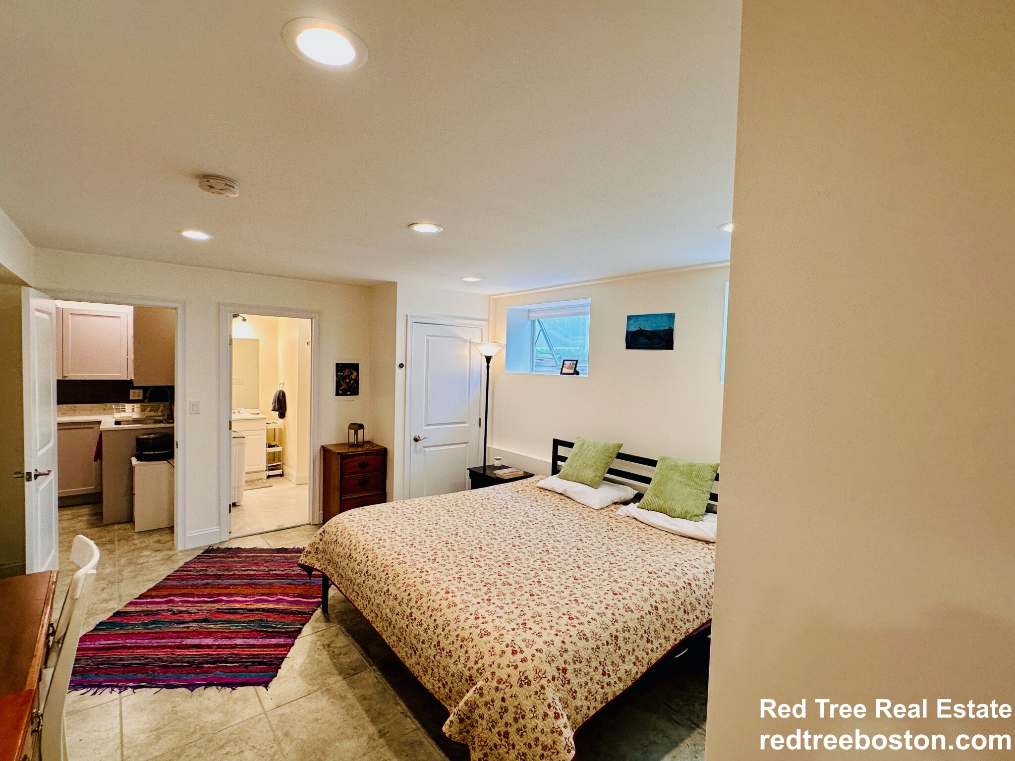 18 Senator Bolling Cir, Dorchester