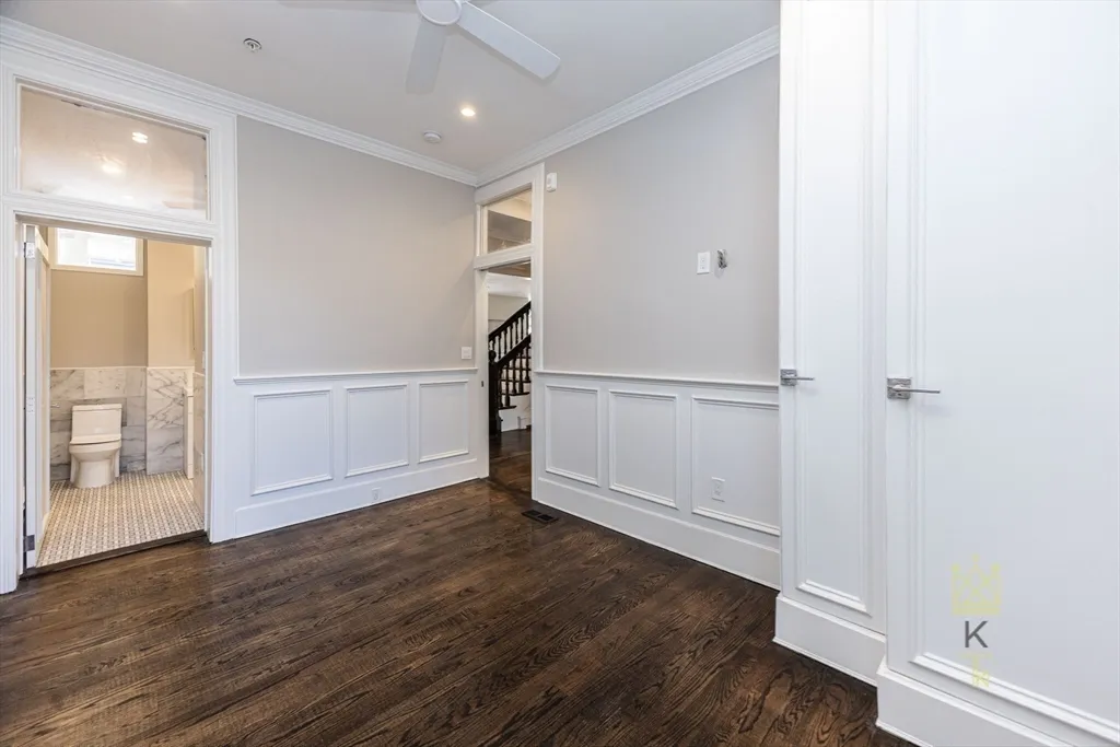 85 Regent St, Roxbury