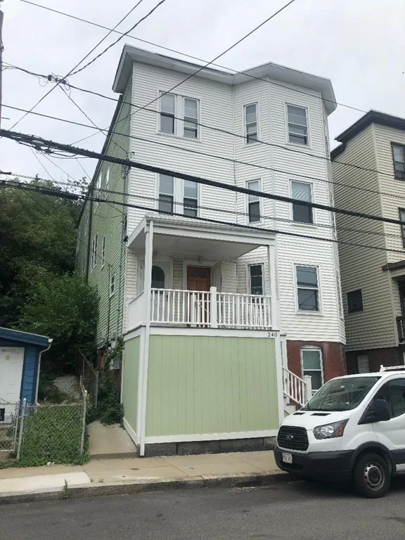 240 Leyden St, East Boston