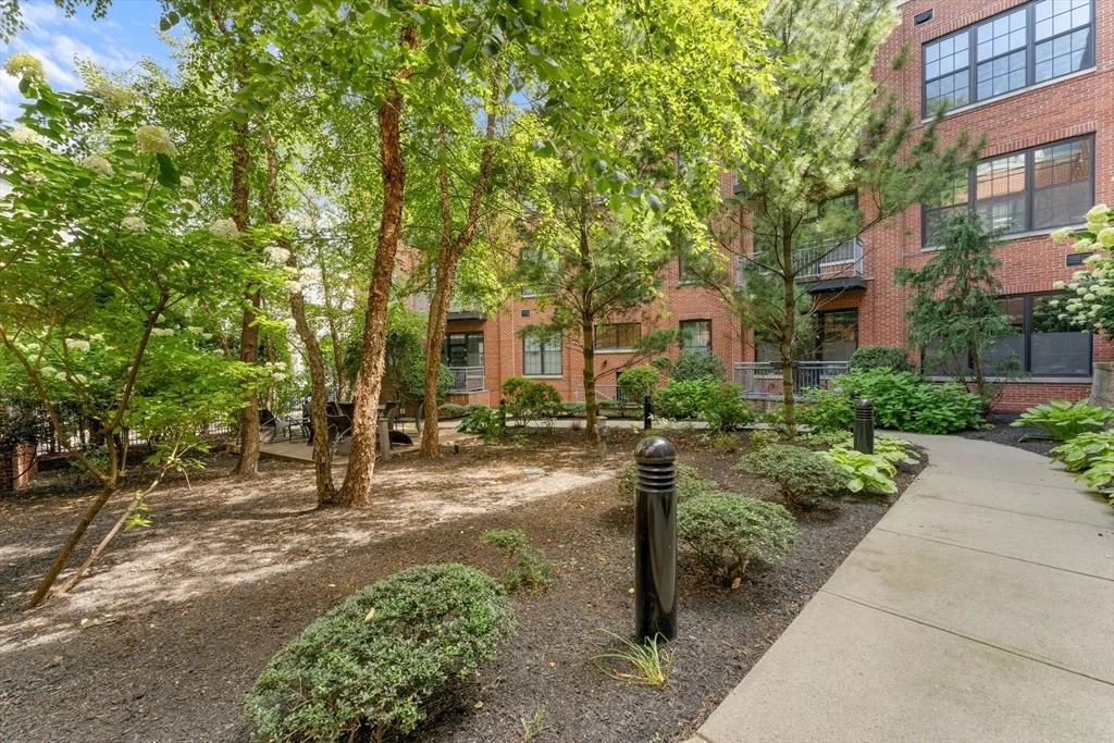 944 Dorchester Ave, Dorchester