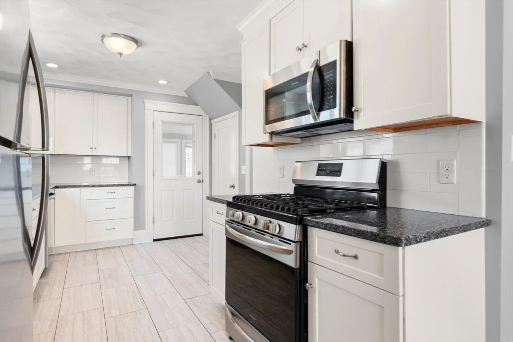 42 Phillips Rd, Nahant