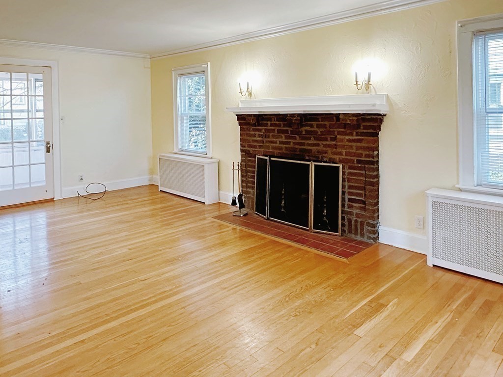 3 bed, 1.5 bath apartment for rent at 32 Valentine Unit SFH, Arlington — photo 5 of 16
