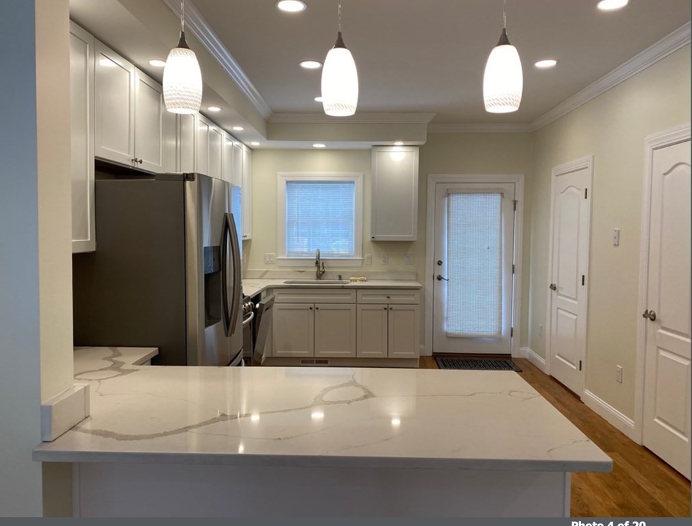 3 bed, 3.5 bath apartment for rent at 16 Walnut St Unit 1, Tufts University — photo 1 of 17