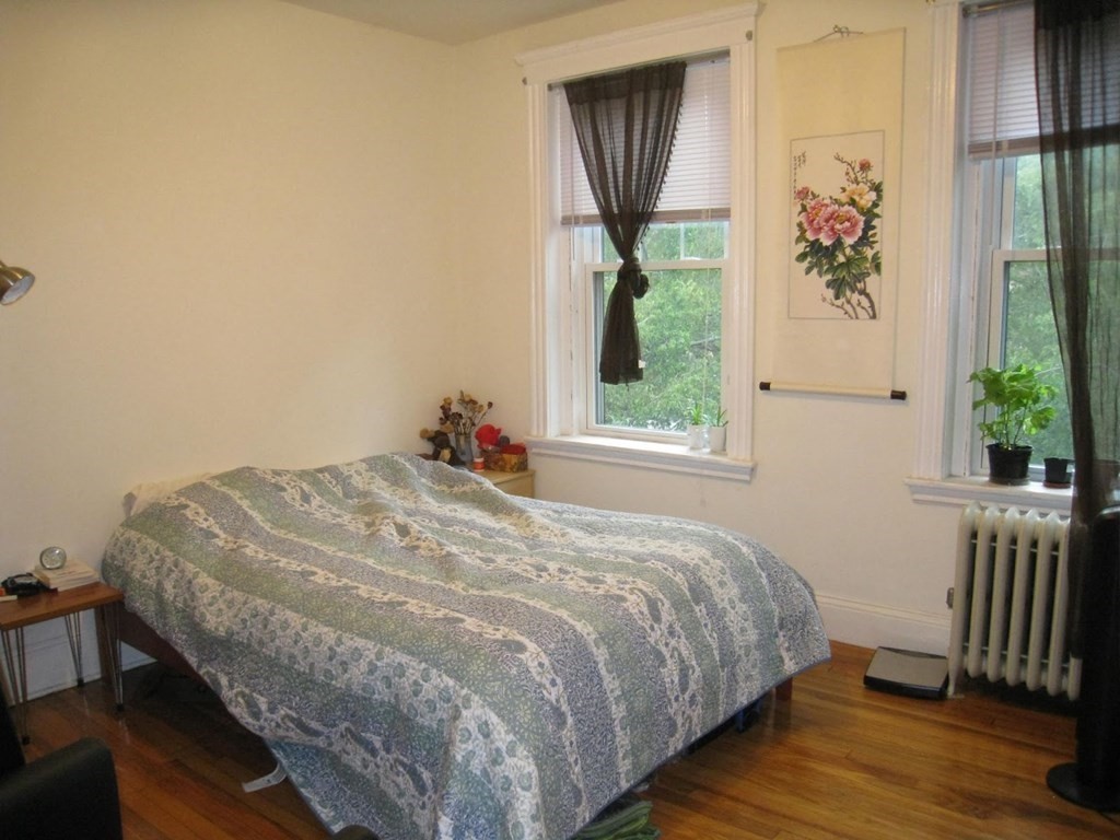 1 bed, 1 bath apartment for rent at 30 Jamaicaway Unit 12A, Jamaica Plain — photo 4 of 6