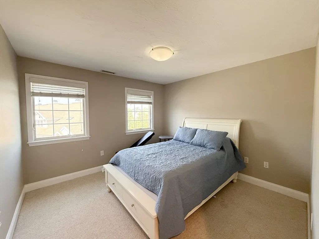 410 Salem St, Wakefield