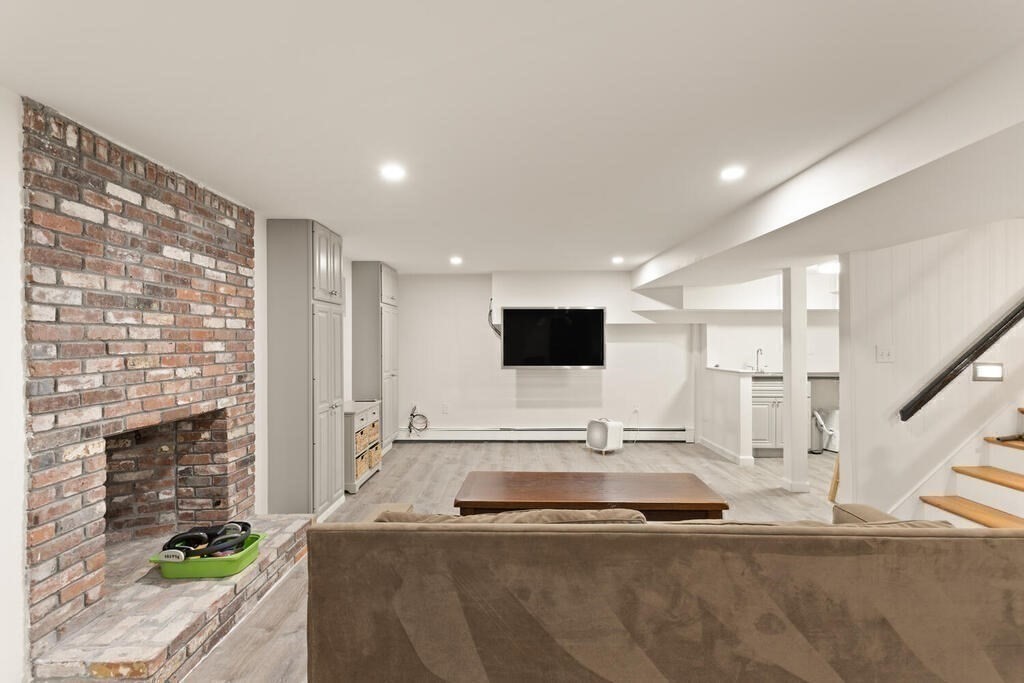 150 Country Club Rd, Oak Hill