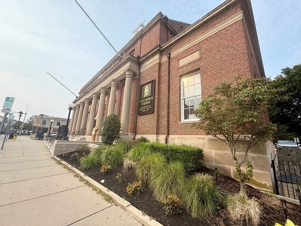 6 Main St Ext, Downtown