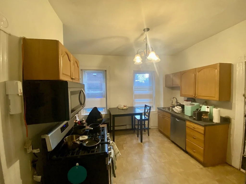111 H St, South Boston