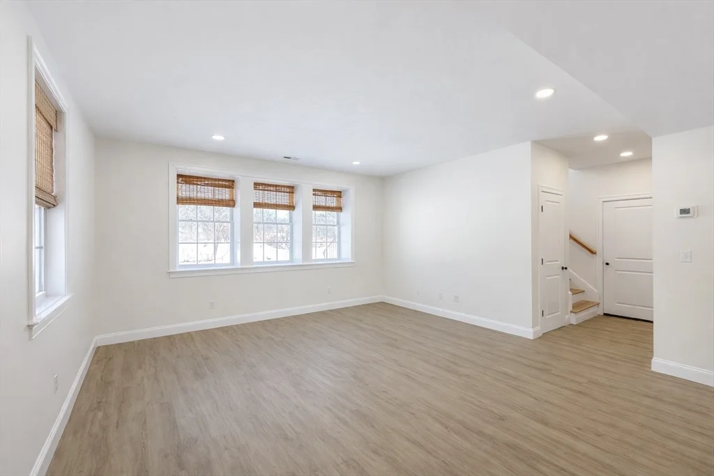 261 Main St, Shrewsbury