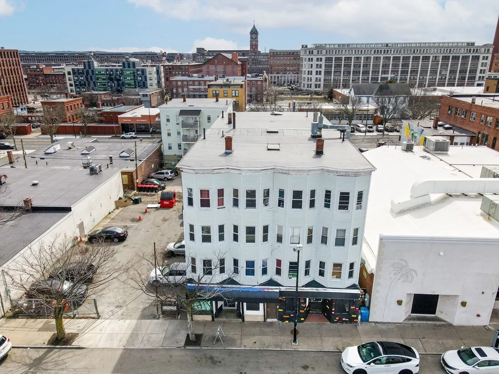 50 1/2 Common St, North Lawrence