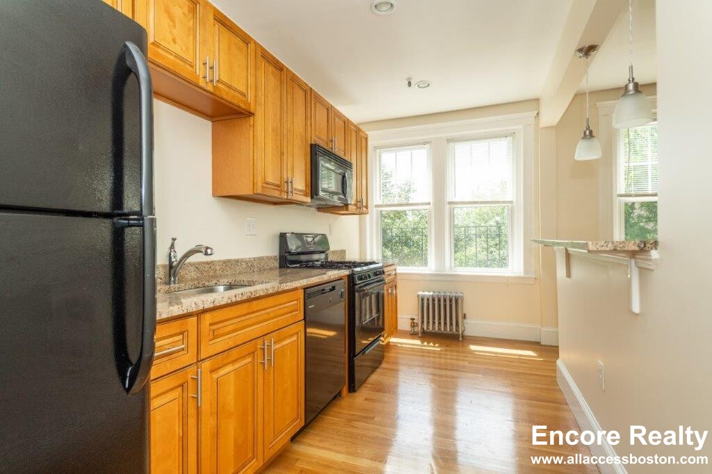 286 Chestnut Hill Ave, Brighton