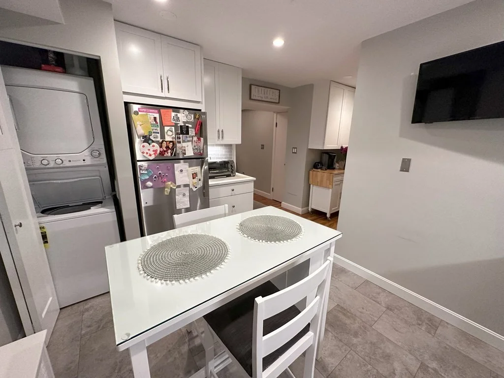 26 John, Coolidge Corner