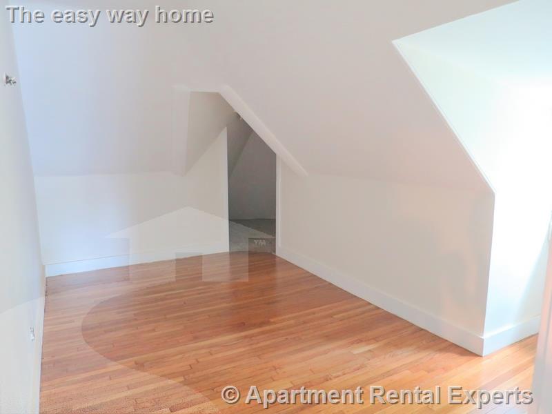 252 Harvard St, Tufts