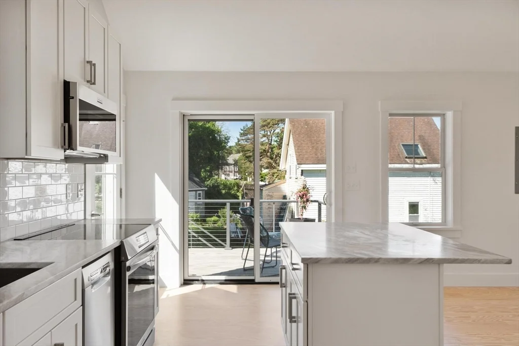 29 Pigeon Hill St, Rockport