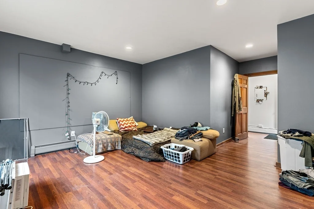 100-102 Main St, Gloucester