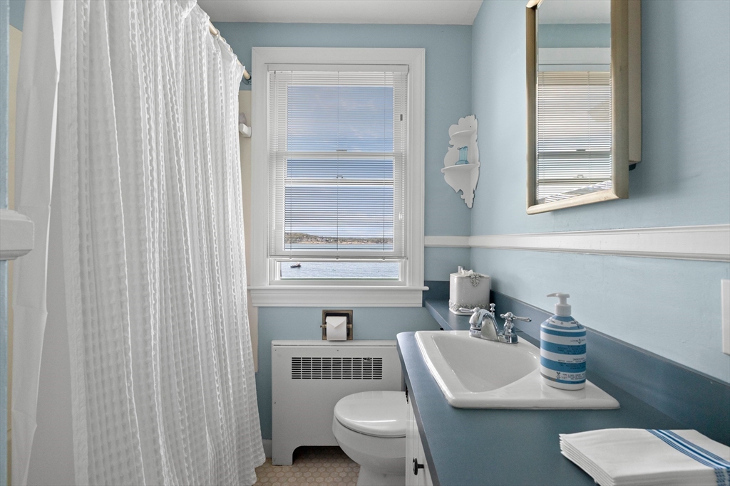 37 Marmion Way, Rockport