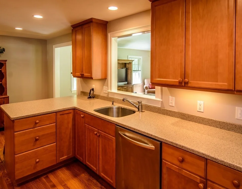 253 W Main St, Westborough