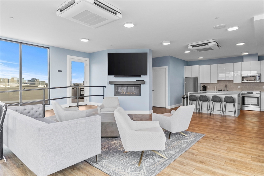 20 West Fifth St, South Boston