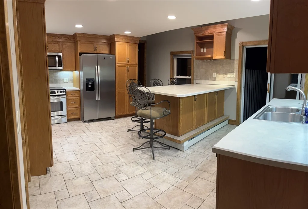 903 Prospect, Somerset