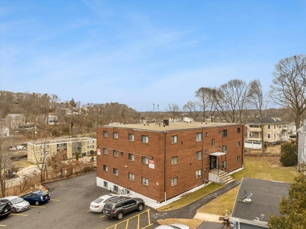 141 Commercial St, Braintree