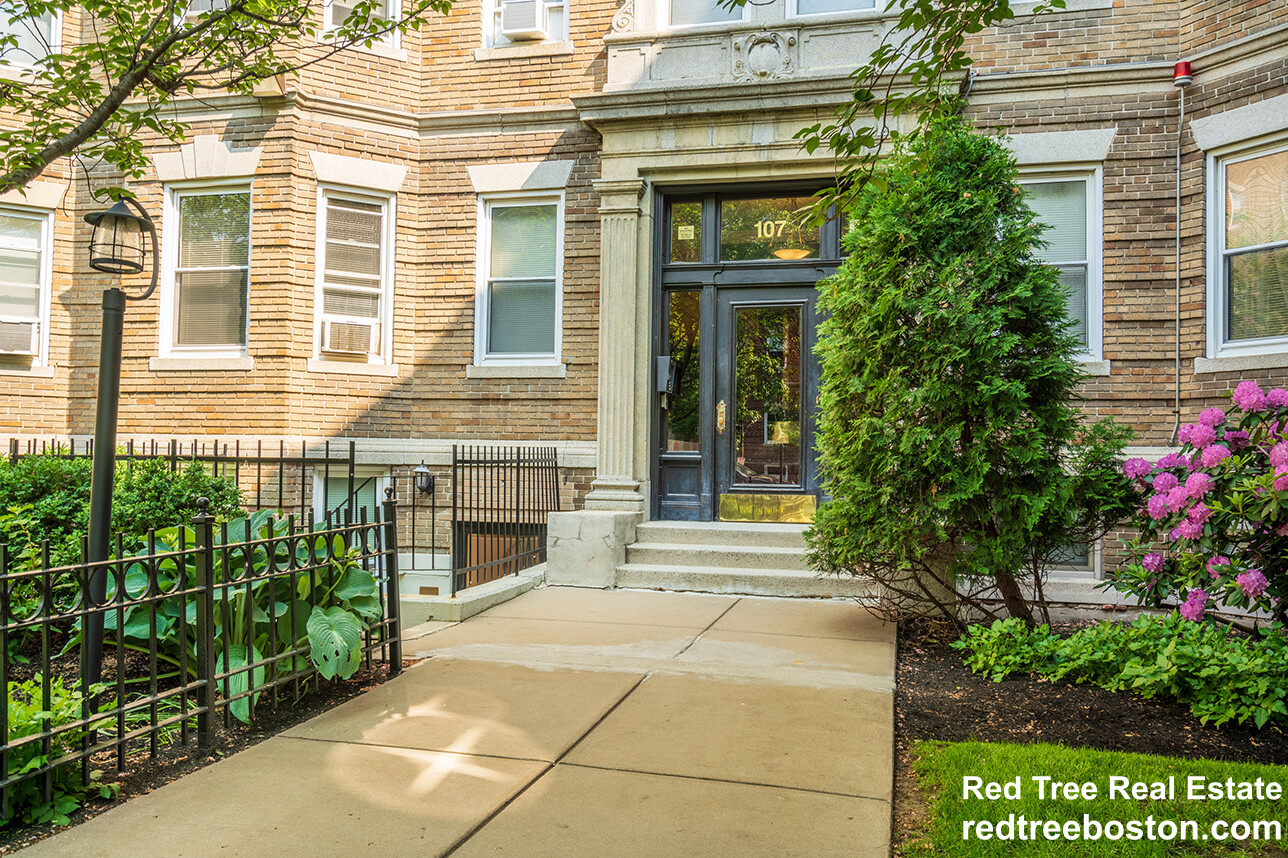 107 Queensberry St, Fenway