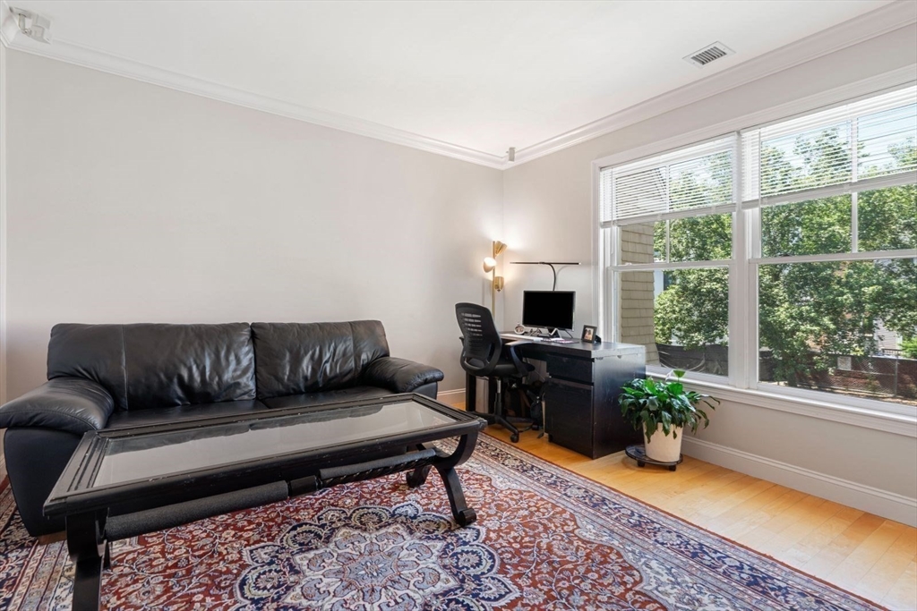 249 Cypress St, Brookline
