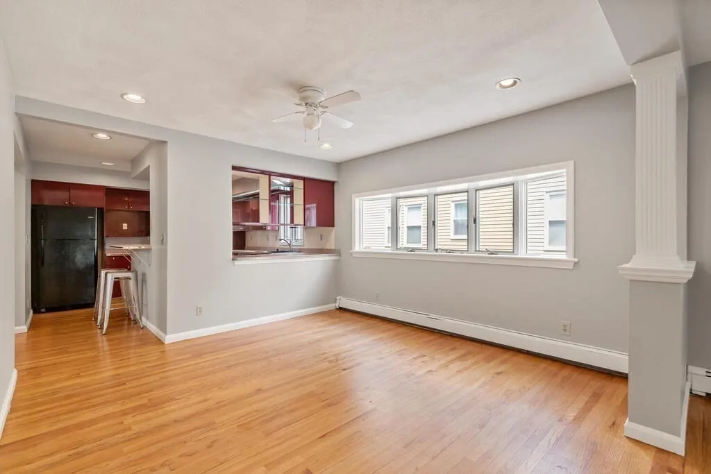 43 Sunset Rd, West Somerville