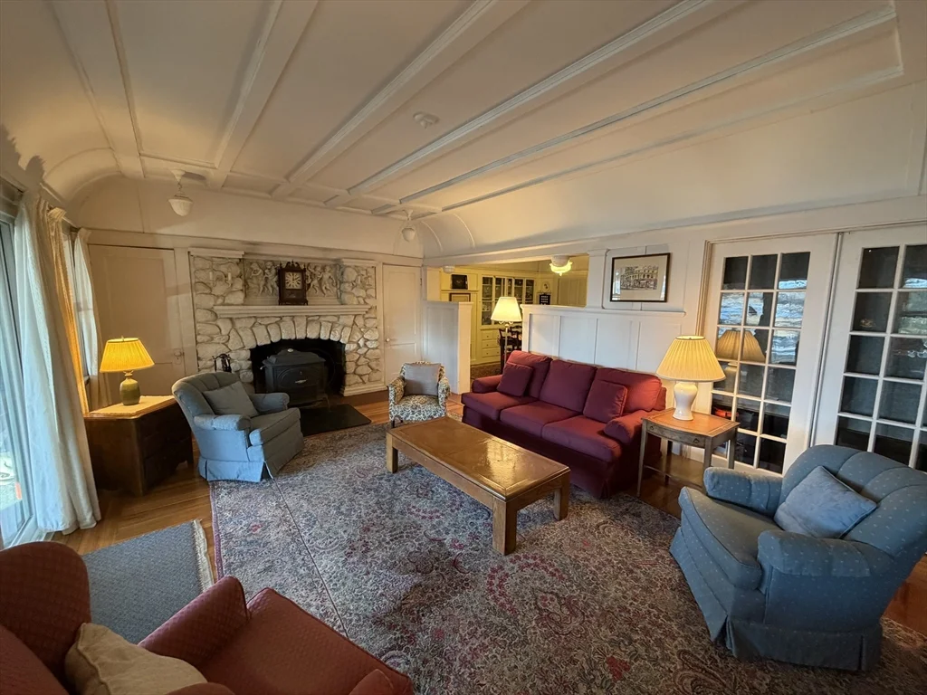 630 Washington St, Gloucester