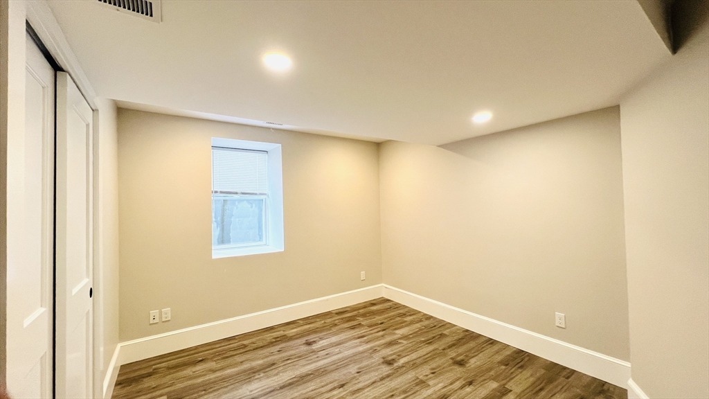 440 Washington St, Wellesley