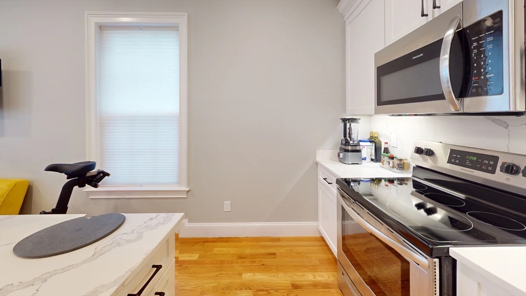 3305 Washington St, Jamaica Plain