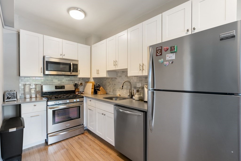 988 Memorial Dr, Harvard Square