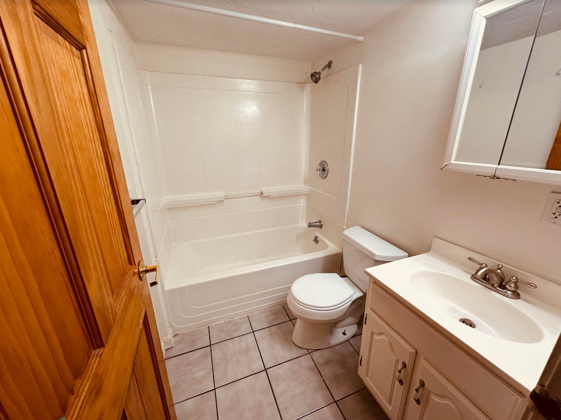 8 Alberta Ter, North Cambridge