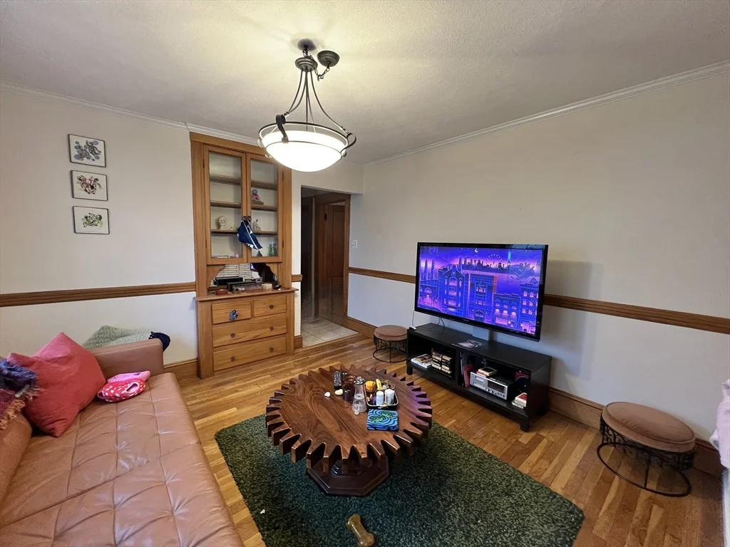 385 Arlington St, Watertown