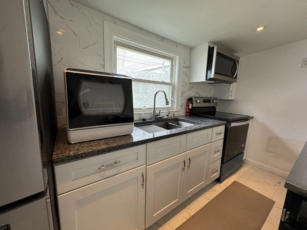 16 Homestead Ave, Quincy