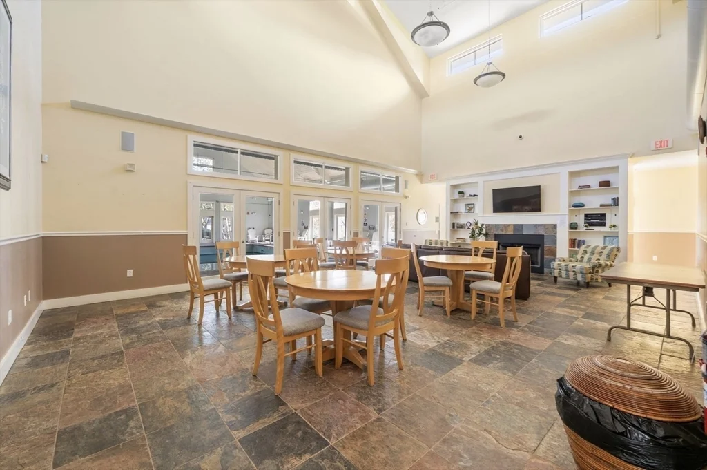 3 Harvest Dr, North Andover