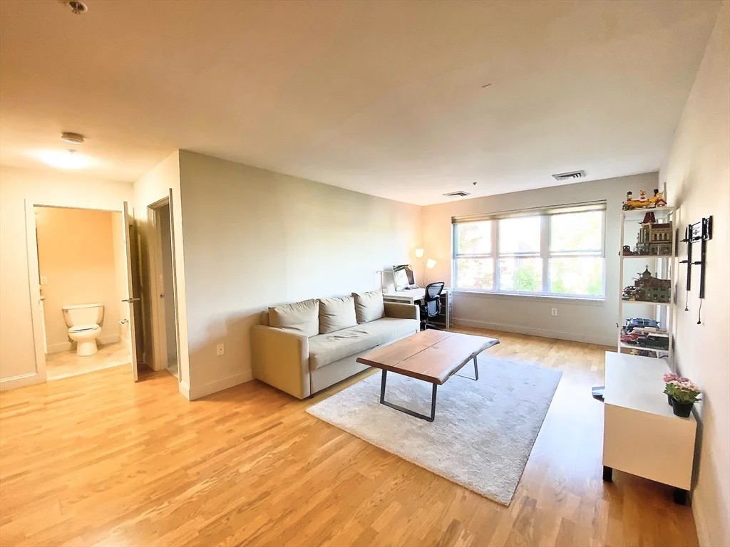 318 Rindge Ave, North Cambridge