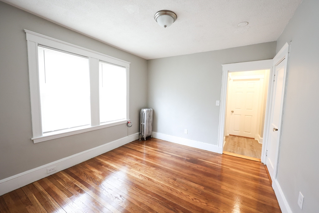 8-10 Mattakeeset St, Hyde Park