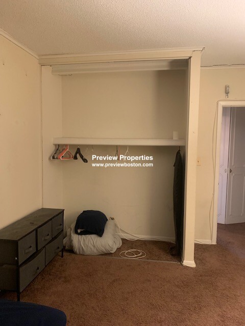 14 Lake Shore Ct, Brighton