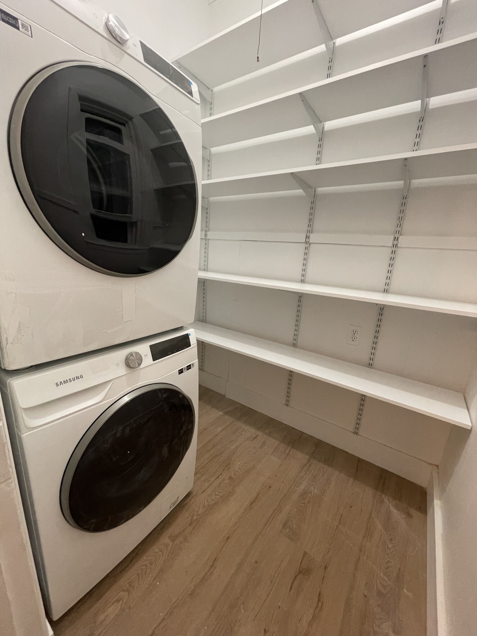 266 Willow Ave, Powder House Square