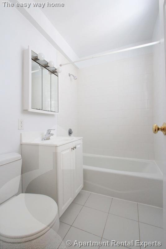 60 Brattle St, Harvard Square