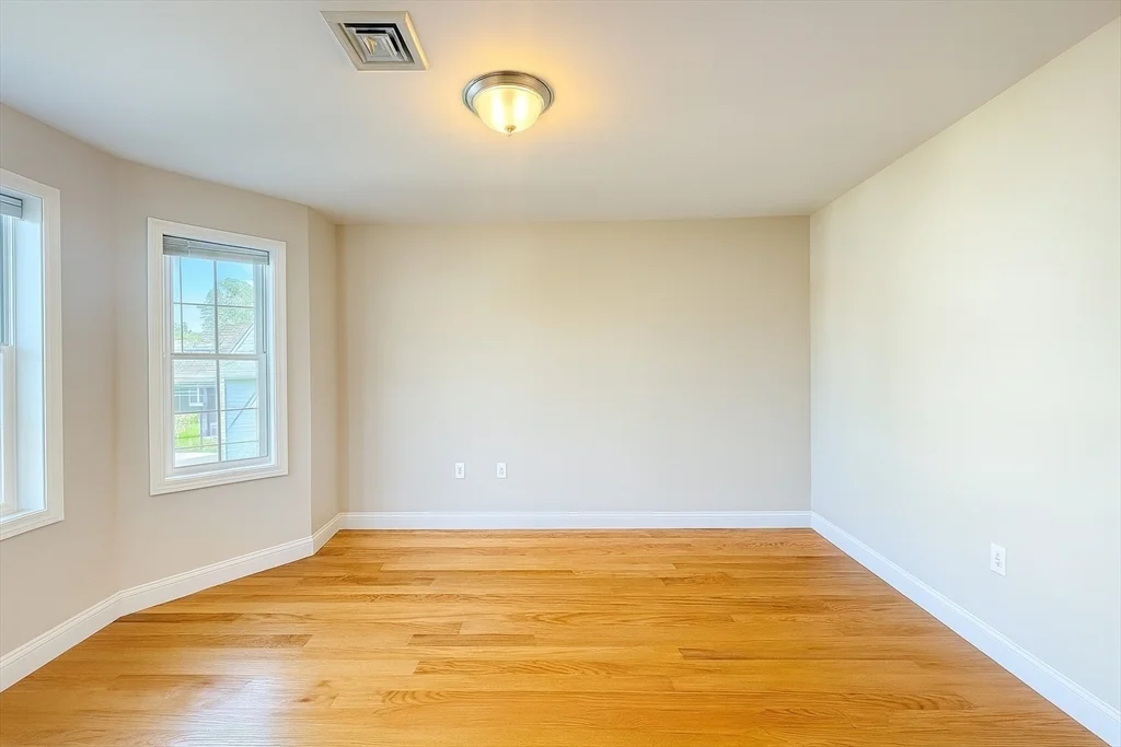 46 Wellington St, Waltham