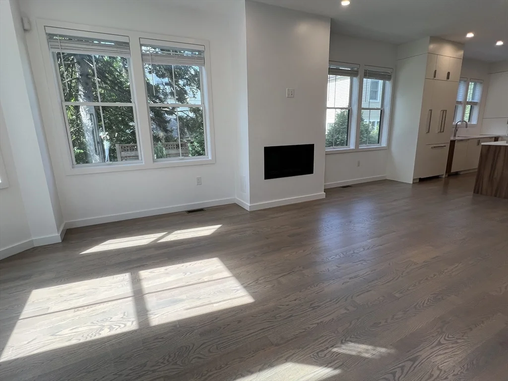 70 Walker St, Newton