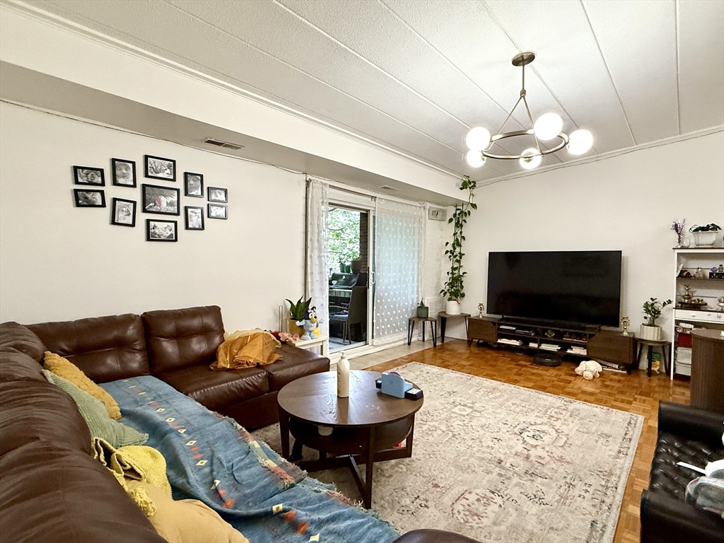 300 Tremont St, Newton