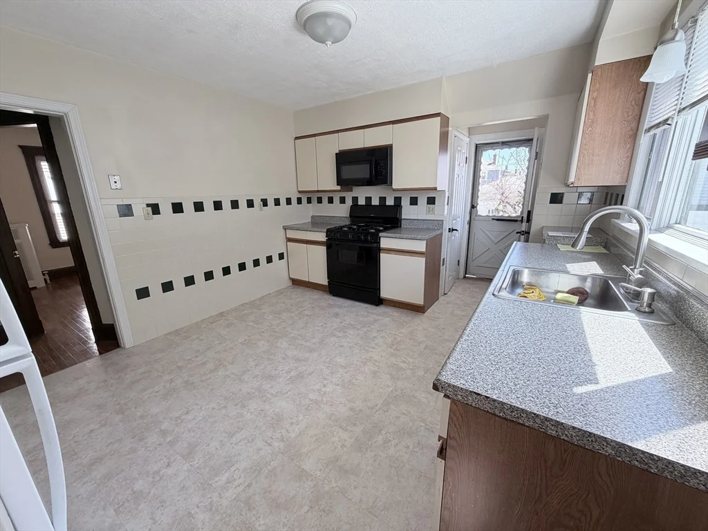 861 Fellsway, Medford