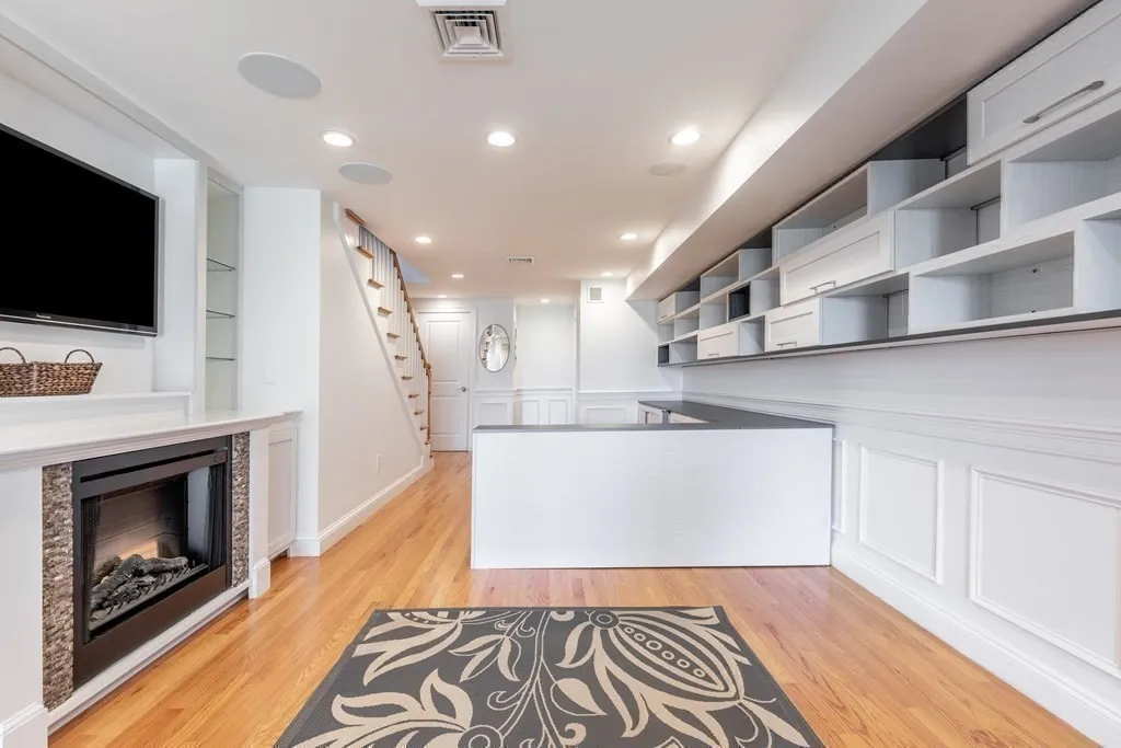 32 Emerson St, South Boston