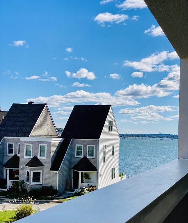 304 Commodore Ct, Spinnaker Island