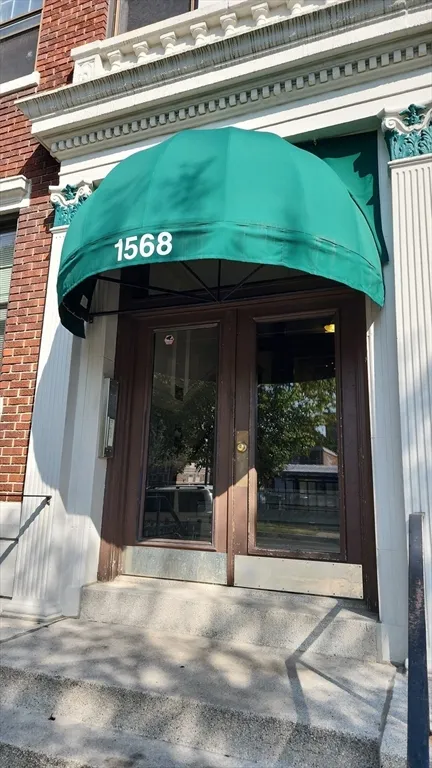 1568 Commonwealth Ave, Brighton