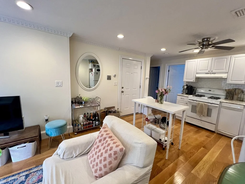 245 E St, South Boston