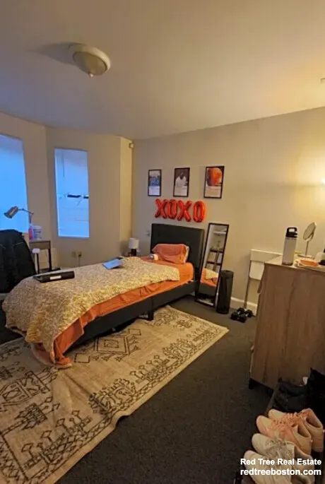 829 Beacon St, Fenway