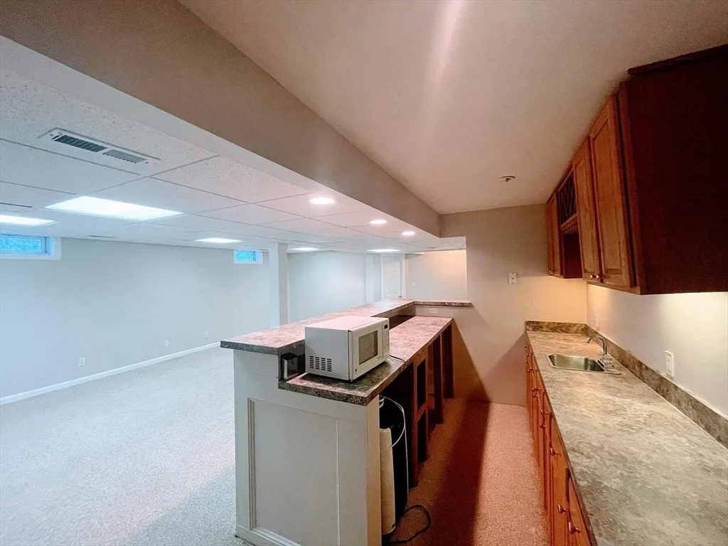 73 Odonnell Ave, Shrewsbury